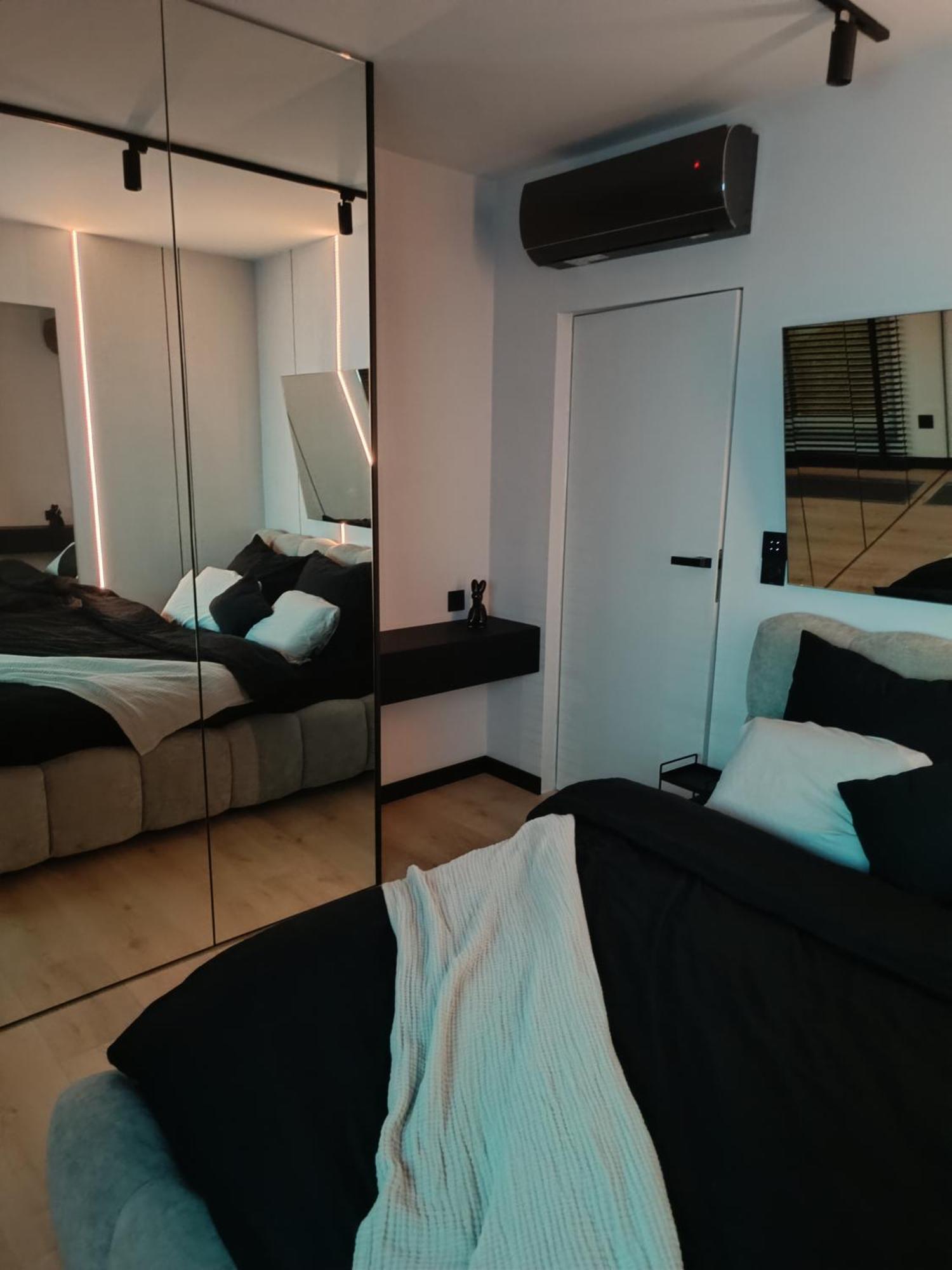 Black Bella Kielce, Widok Na Telegraf, Garaz, Klimatyzacja, Lustra W Sypialni Apartament *