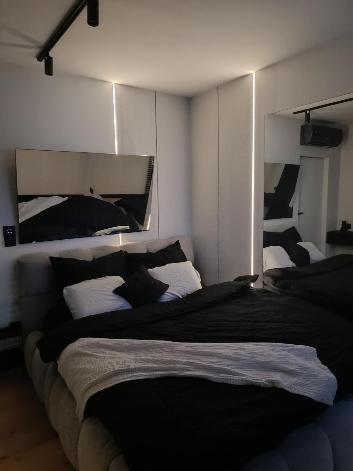 Apartament Black Bella Kielce, Widok Na Telegraf, Garaz, Klimatyzacja, Lustra W Sypialni *