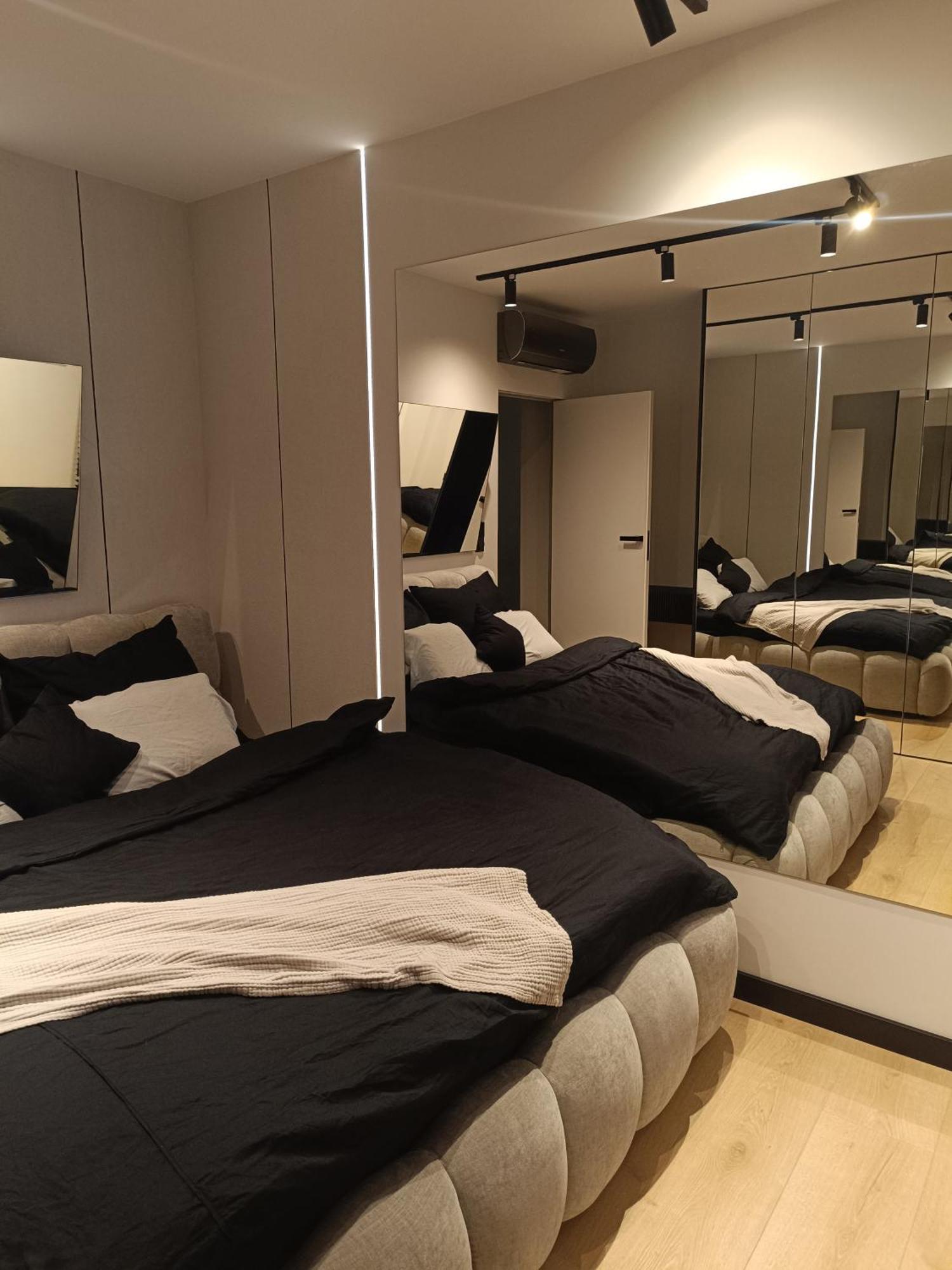 Black Bella Kielce, Widok Na Telegraf, Garaz, Klimatyzacja, Lustra W Sypialni Apartament