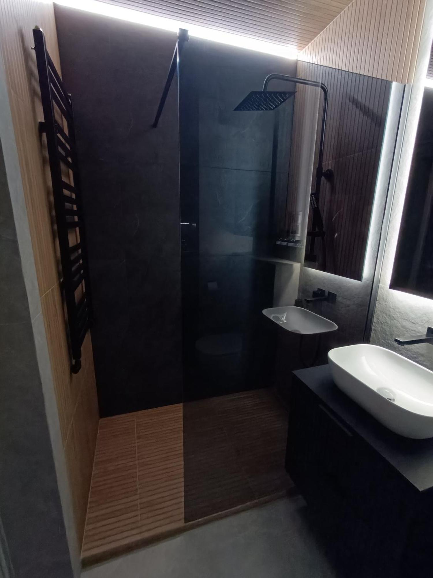 Black Bella Kielce, Widok Na Telegraf, Garaz, Klimatyzacja, Lustra W Sypialni Apartament