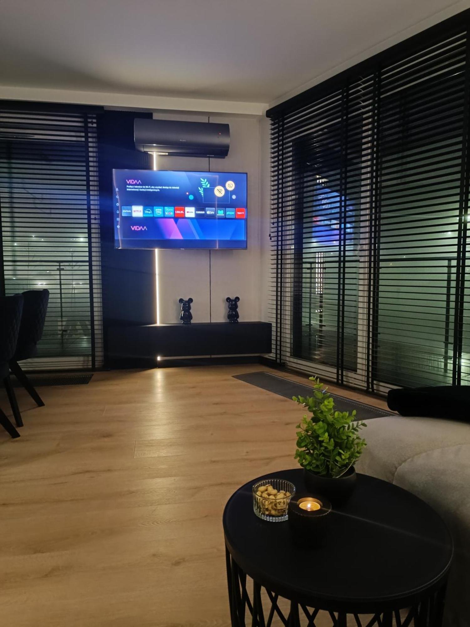 Apartament Black Bella Kielce, Widok Na Telegraf, Garaz, Klimatyzacja, Lustra W Sypialni Kielce